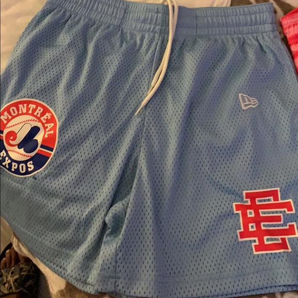 It’s a large but fitted large fits very well great condition worn once - Picture 1 of 3